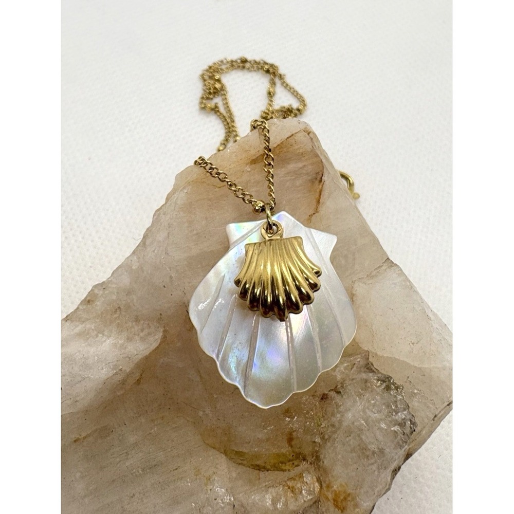 Gold Tone Shell Necklace Stainless Steel Mother of Pearl Adjustable 16–17.5''